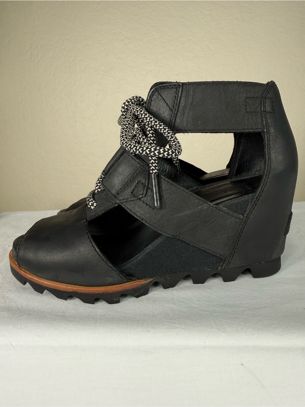 Sorel Joanie II Black Leather Lace Up Wedge Sandals Size 6 - Picture 6 of 15